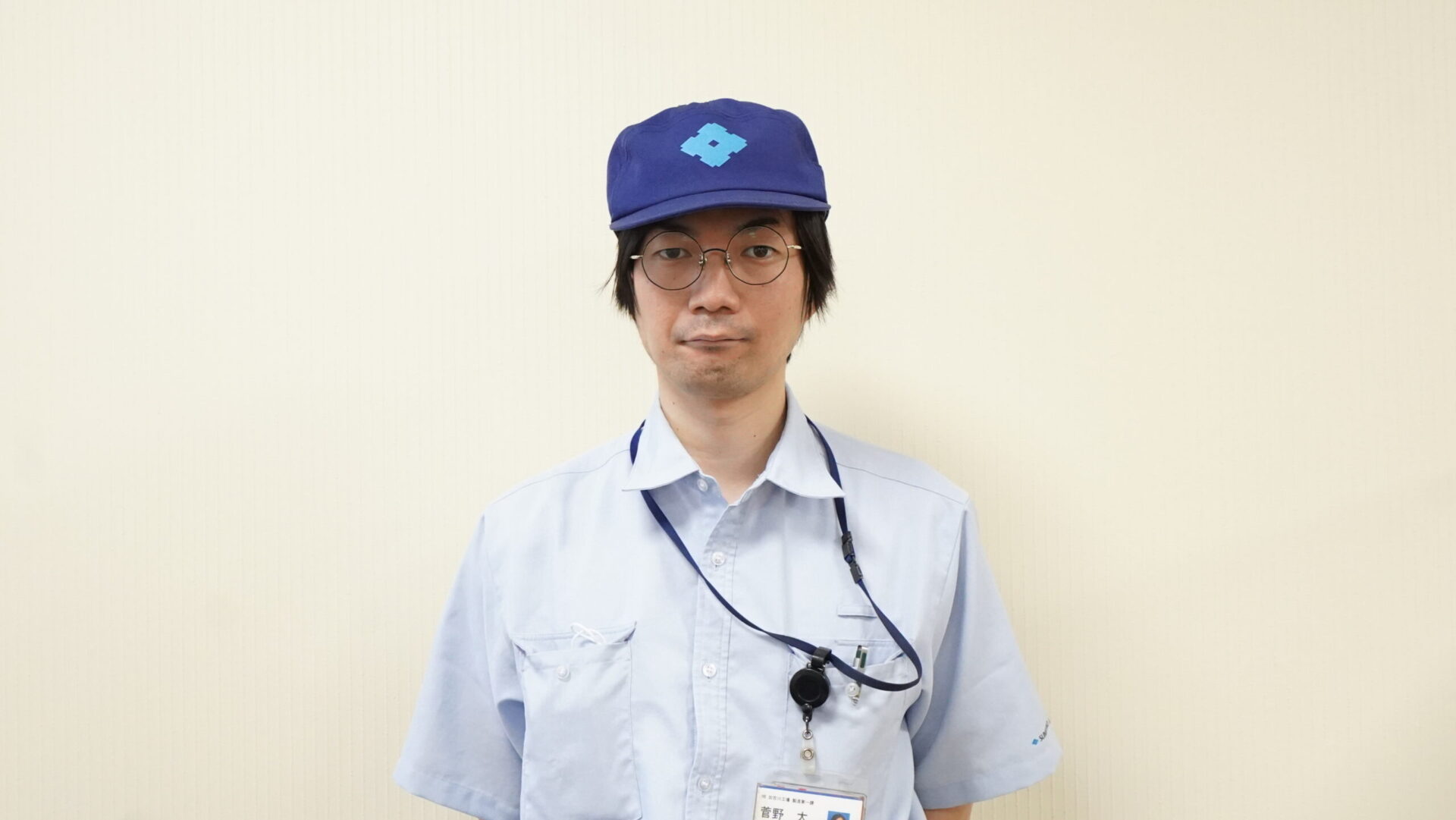 制震ダンパーの製造を担う、住友ゴム工業加古川工場の製造担当者の姿