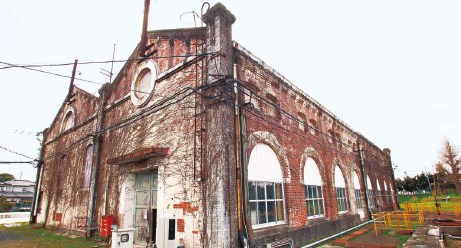 北九州市の現存最古の鉄骨造建築『八幡製鉄所 修繕工場』のレンガ造りの外観