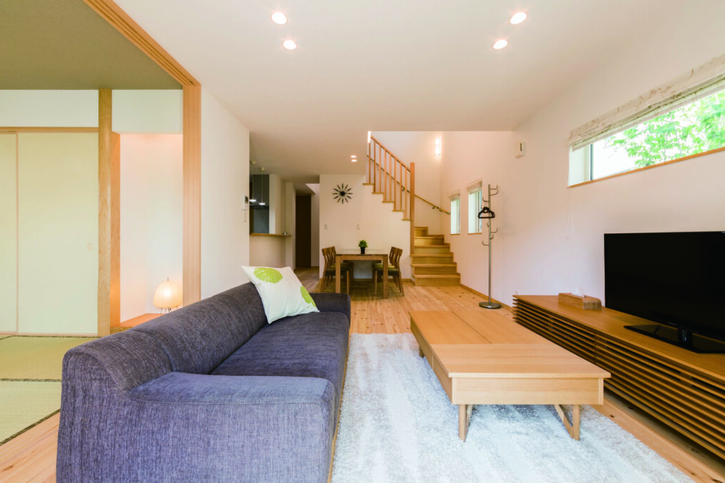 無垢床と自然光が心地よい健康住宅の宿泊体験モデルハウスLDK