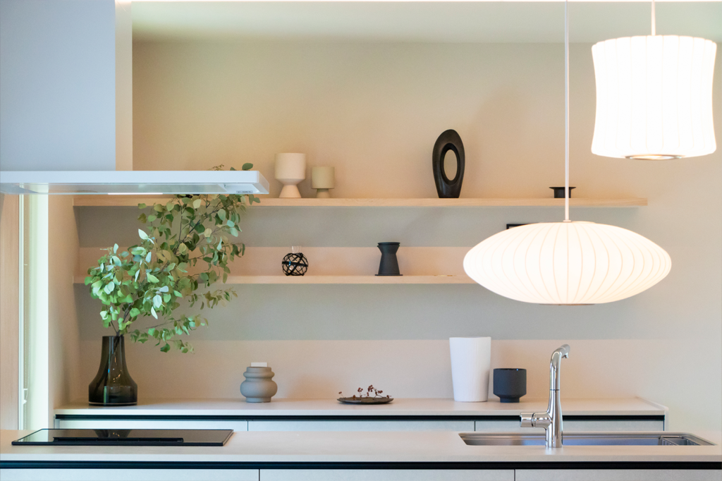 対面フルフラットにリフォームしたキッチンと背面収納